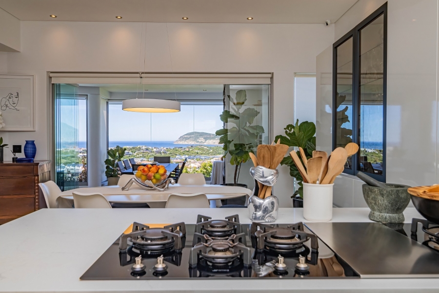 4 Bedroom Property for Sale in Whale Rock Western Cape